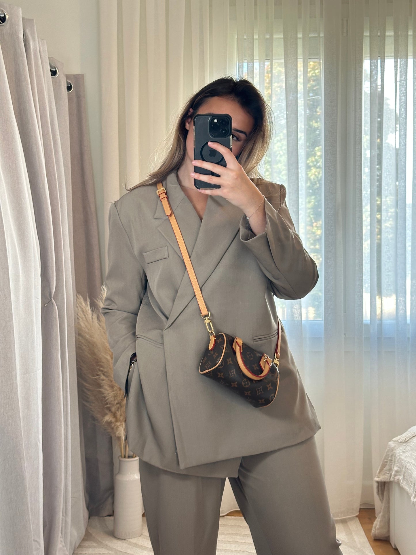 Ensemble taupe